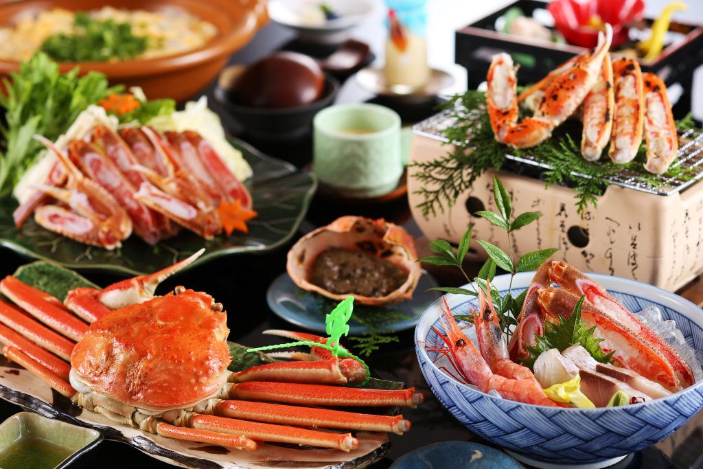 【冬のご褒美旅】「松葉蟹」茹でガニ1杯付き！冬の味覚を贅沢に味わう！＜松葉蟹付き会席／2食付＞